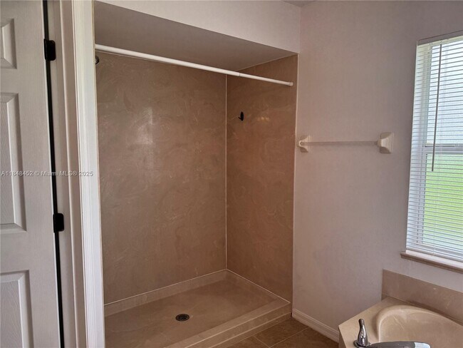 Building Photo - 13755 SW 48th Ct