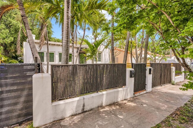 Building Photo - 429 NE 73rd St