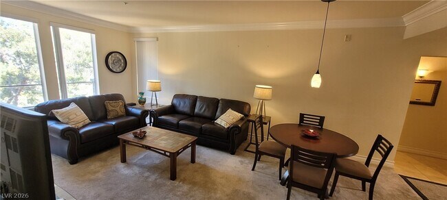 Building Photo - 260 E Flamingo Rd