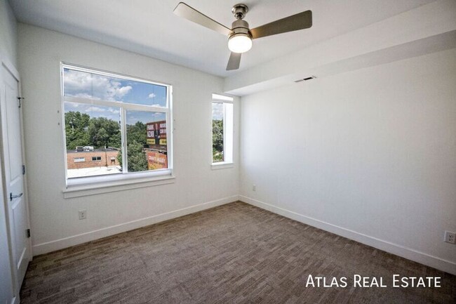 Building Photo - 2 Bed 2.5 Bath Condo in the Heart of LoHi ...