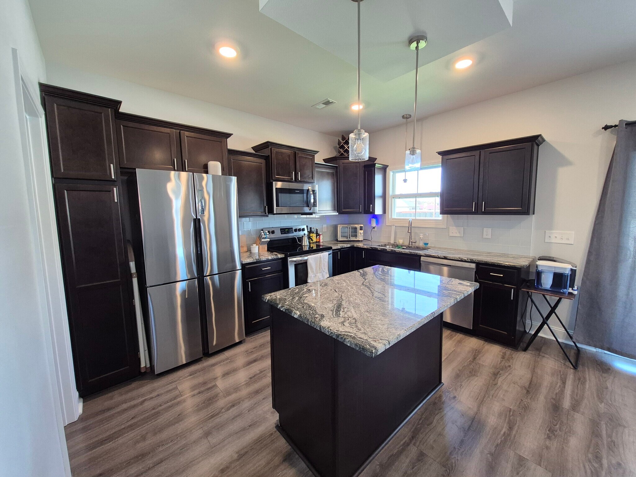 Kitchen - 207 King Rd