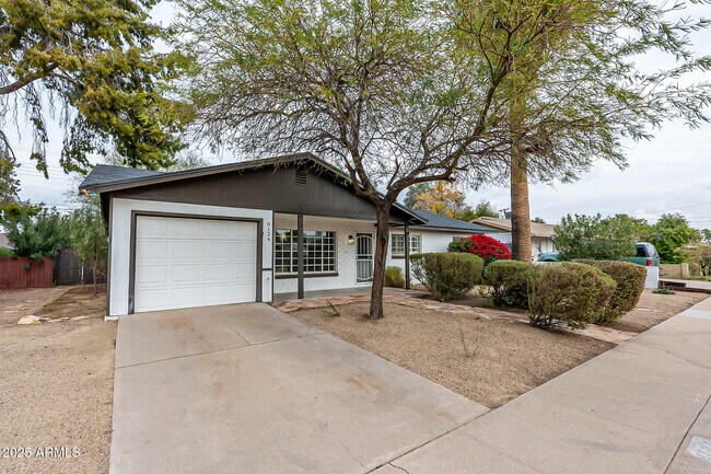 Building Photo - 8124 E Whitton Ave