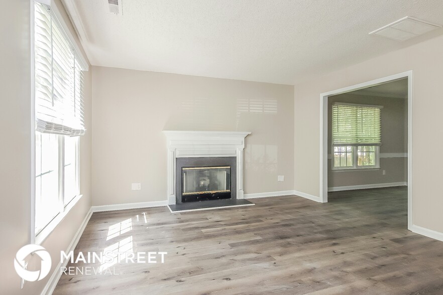 Building Photo - 3345 Daingerfield Dr