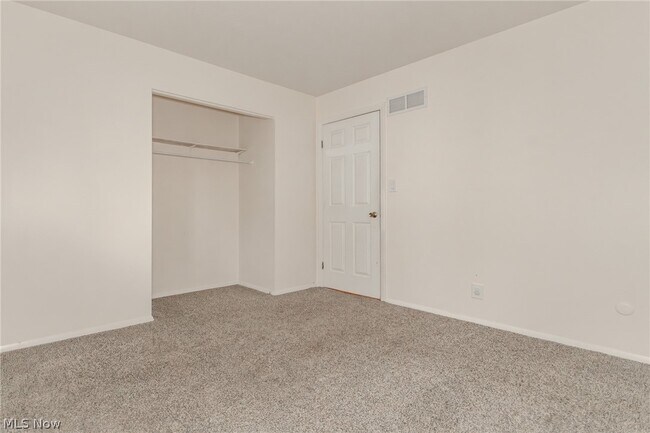Building Photo - 8806 Norwood Dr