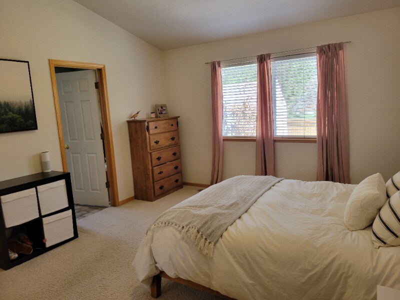 Building Photo - 456 Lavastone Ave