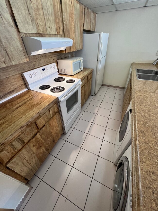 Building Photo - 1424 SW 131st Place Cir E