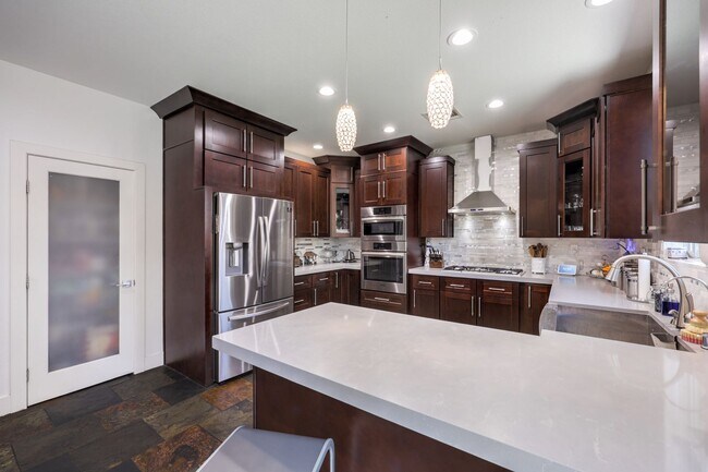 Building Photo - Newly Upgraded 4 Bedroom Home