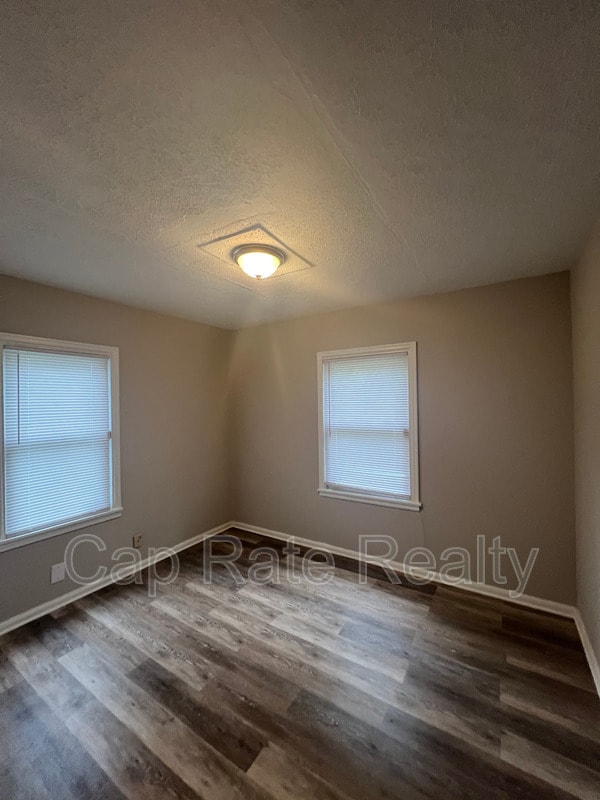 Building Photo - 2769 McGuffey Rd