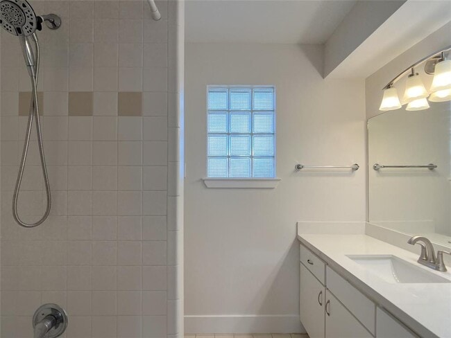 Building Photo - 5899 Fairdale Ln