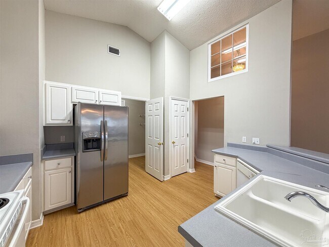 Building Photo - 7903 Cayenne Way