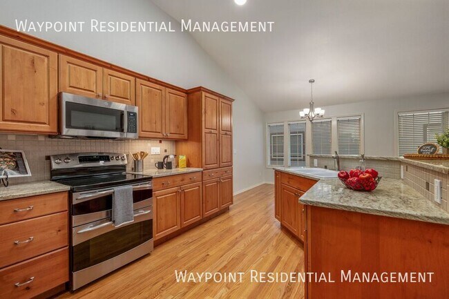 Building Photo - 4917 N Contour Way