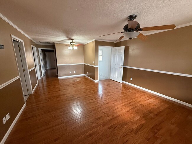 Building Photo - Guntersville, AL Home for Rent!