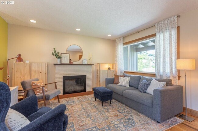 Building Photo - Brightwood