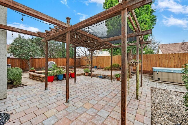 Building Photo - 1005 Mabel Josephine Ct