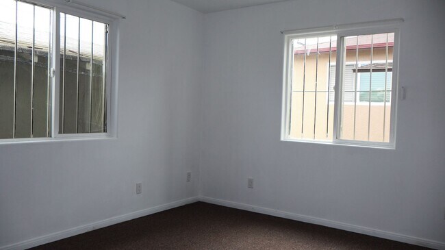 Building Photo - Single 2 bedrooms 2 baths house in San Diego CA.