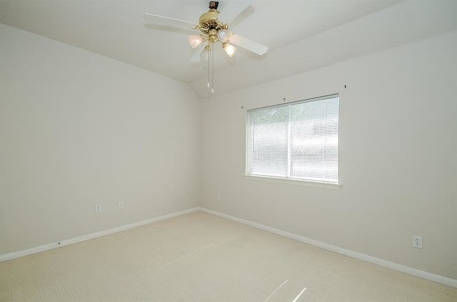 Building Photo - 23211 Colony Green Dr