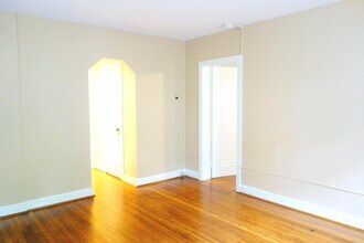 Building Photo - 8409 Greenwood Ave