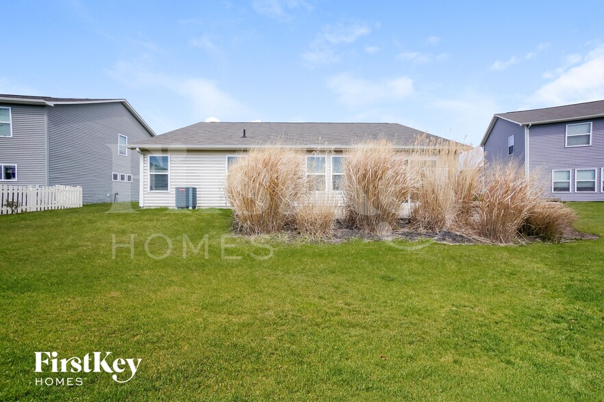 Building Photo - 6055 W Brickell Ln