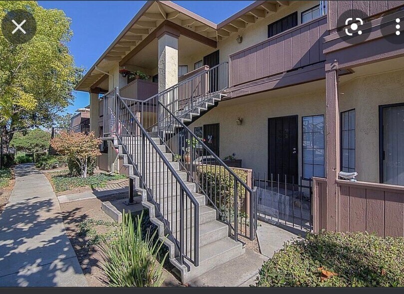 Building Photo - 45 Kenbrook Cir