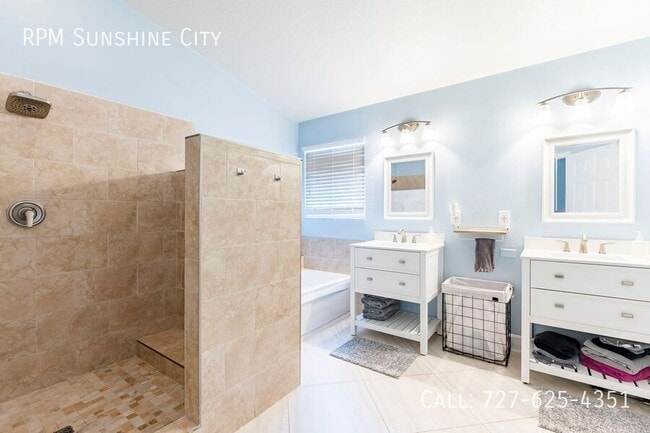 Building Photo - 11216 Clayridge Dr