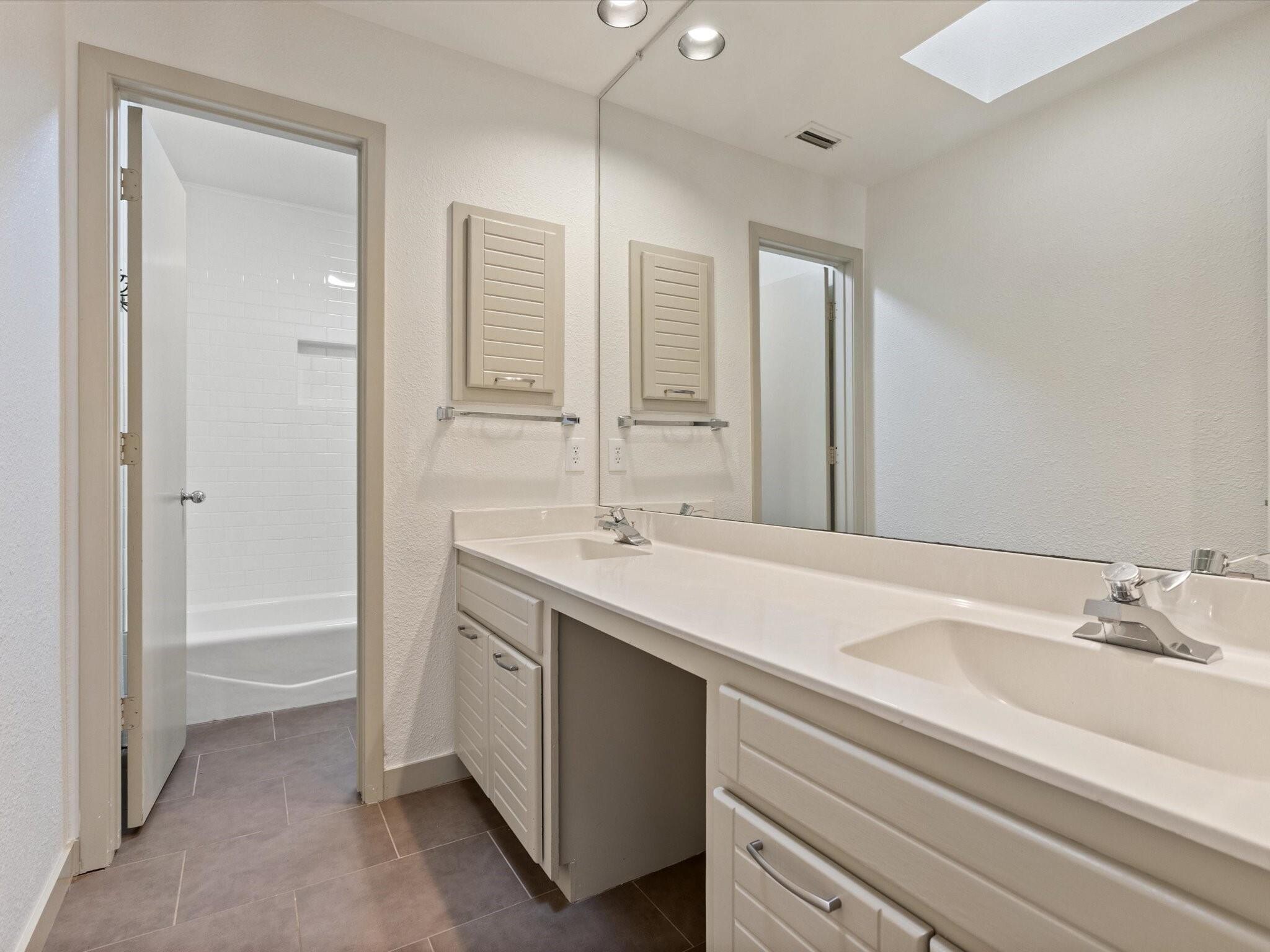 Building Photo - 6801 Winding Rose Trl