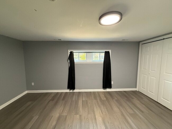 Building Photo - 309 Ellis Ct