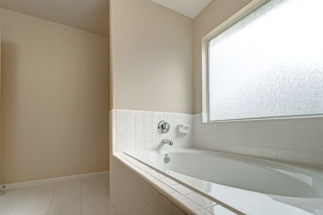 Building Photo - 24823 Cobble Canyon Ln
