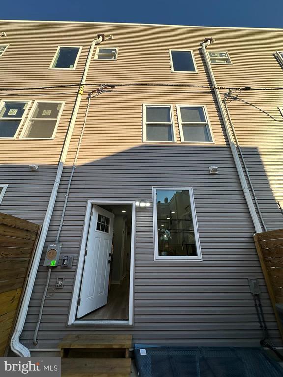 Building Photo - 1636 S Bailey St