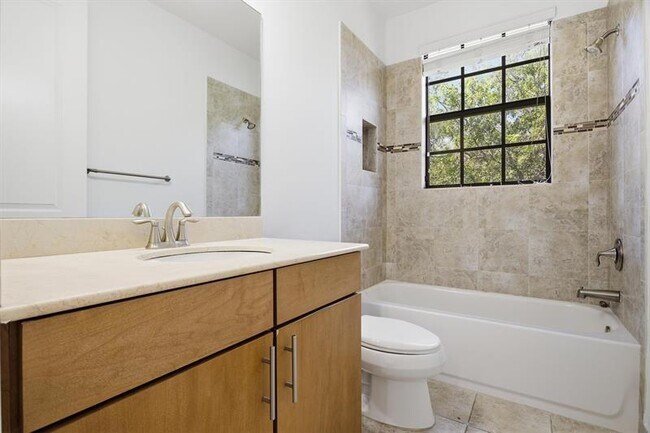 Building Photo - 13023 Riverwalk Cir S