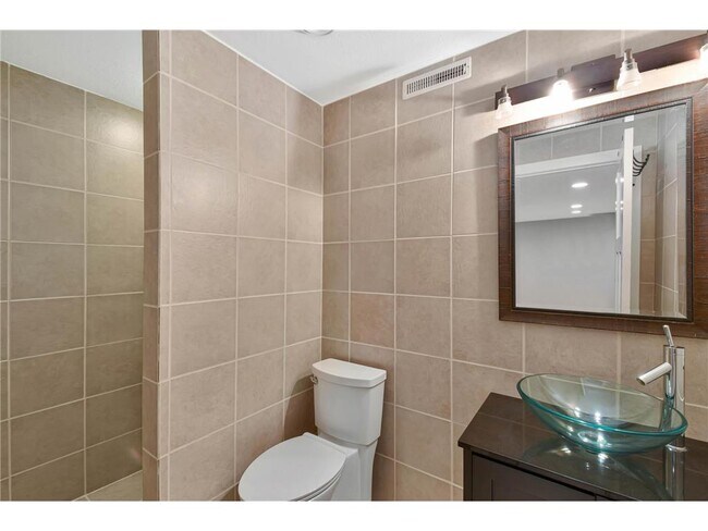 Building Photo - 154 Beaton Dr W