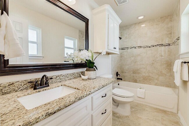 Building Photo - 4734 Benning Dr