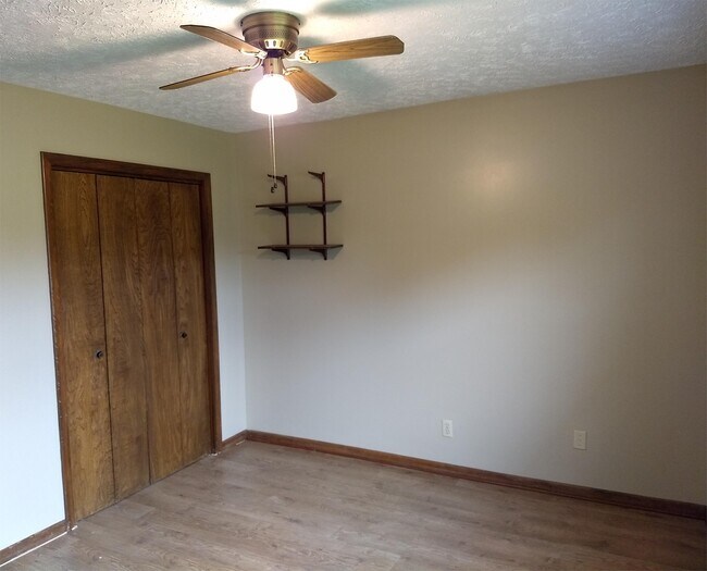 Building Photo - 1310 W Dakota St