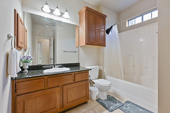 Building Photo - 208 Forest Dr Loop