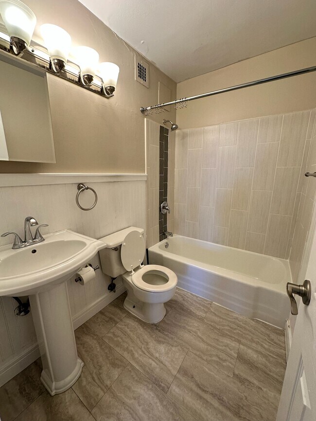 Building Photo - 1600 Hagys Ford Rd