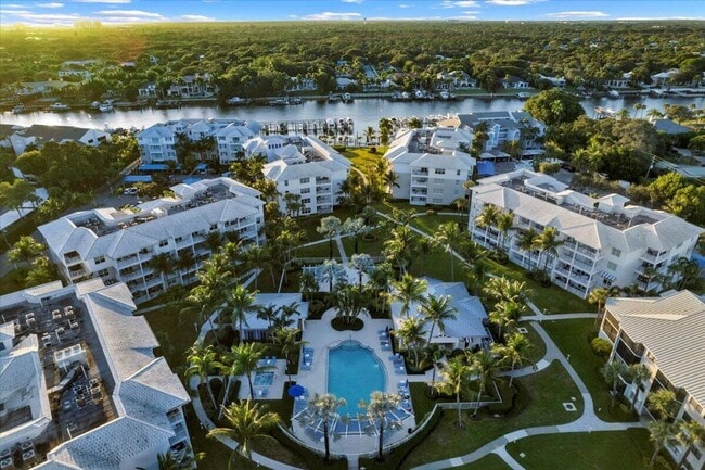 Building Photo - 143 Bay Colony Dr N