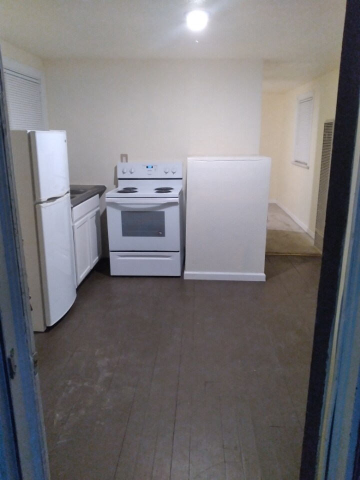 Comes with stove and fridge - 1380 Dartmouth Ave