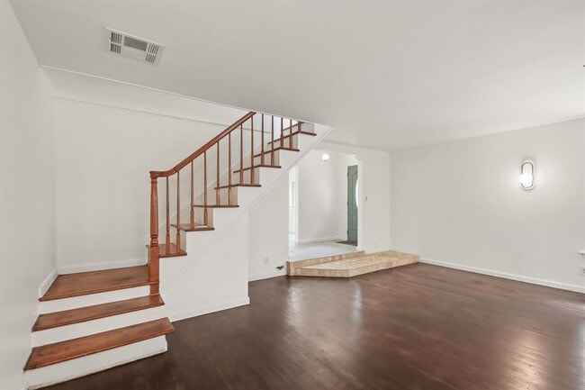 Building Photo - 222 Camp Lillie Rd