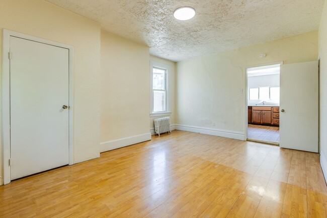 Building Photo - 2059 Fair Ave