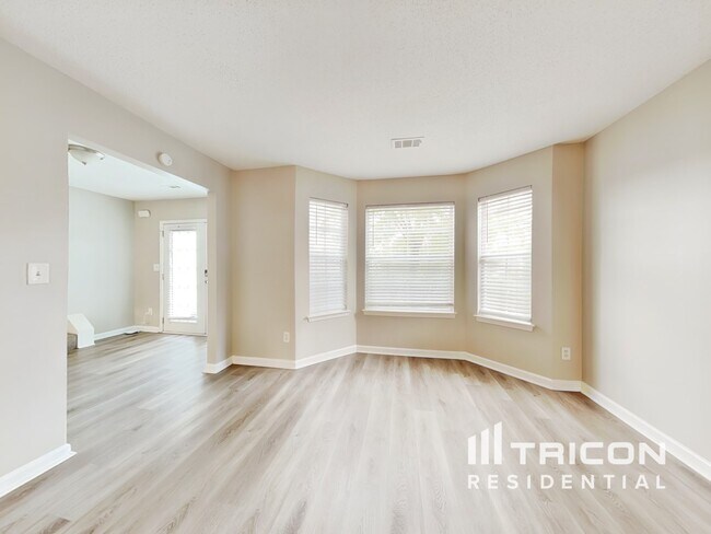 Building Photo - 718 Fletcher Dr