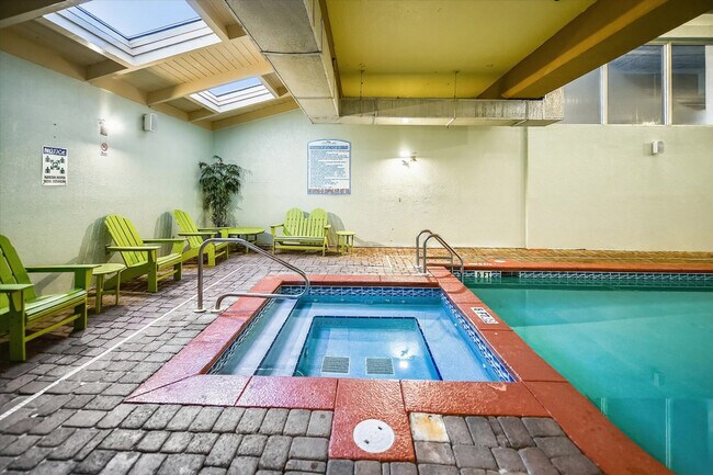 Building Photo - 104 Gulfside Ct