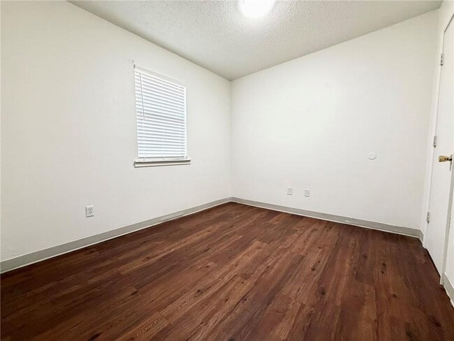 Building Photo - 102 NW K St