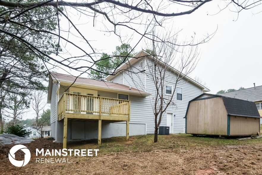 Building Photo - 3986 Majestic Dr SW