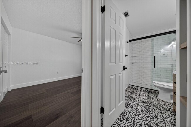 Building Photo - 15140 Bristol Ln