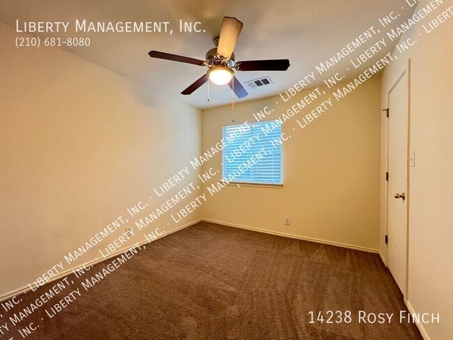 Building Photo - Roomy 4 bed, 2.5 bath on a cul-de-sac!