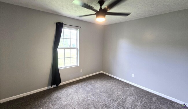 Building Photo - 102 Buckskin Dr