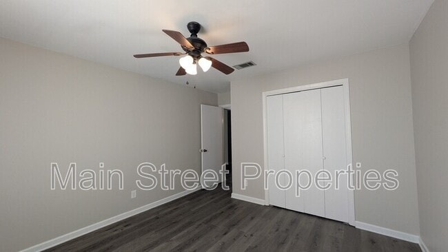Building Photo - 9565 Sunnehanna Blvd