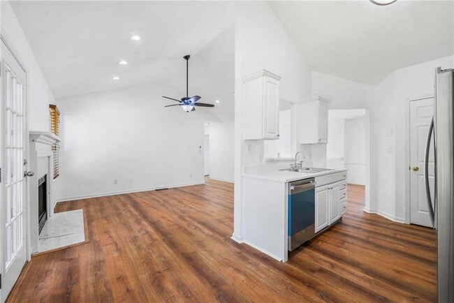 Building Photo - 535 Durham Ridge Dr NW