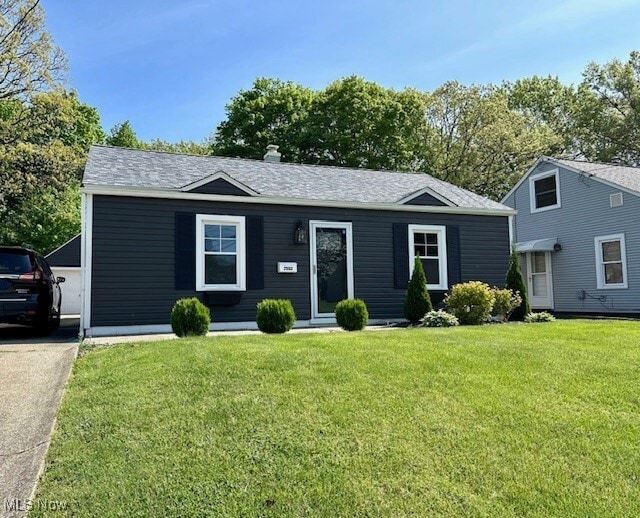 Primary Photo - 2553 Edgebrook Ave