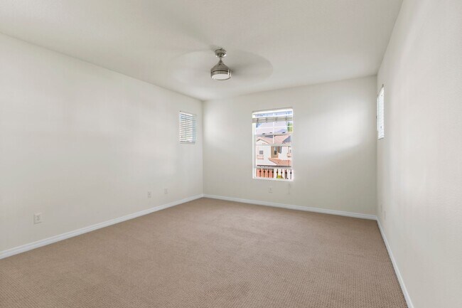 Building Photo - Remodeled 5 Bedroom Home in HOA