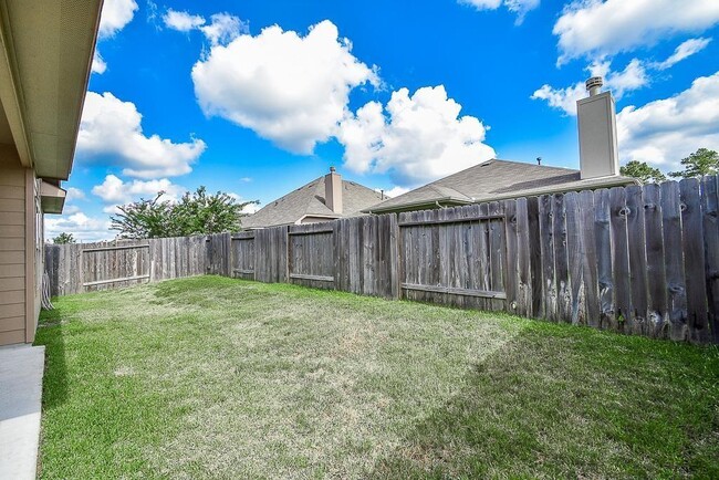 Building Photo - 8806 Alicia Dr